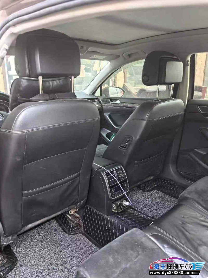 18年大众迈腾轿车抵押车出售