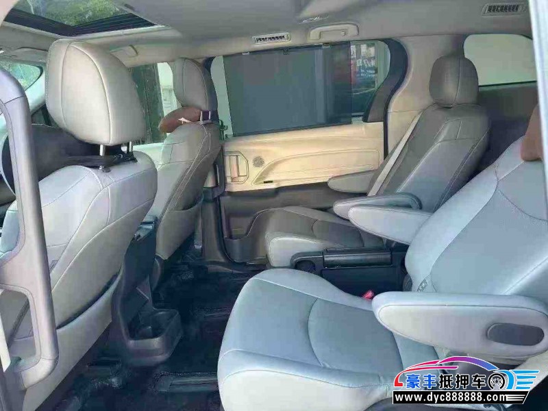 24年丰田格瑞维亚轿车抵押车出售