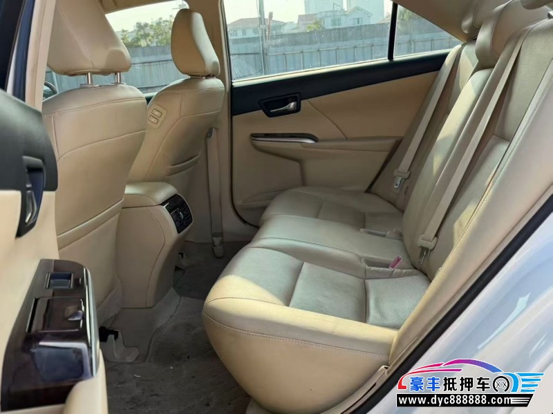 16年丰田凯美瑞轿车抵押车出售