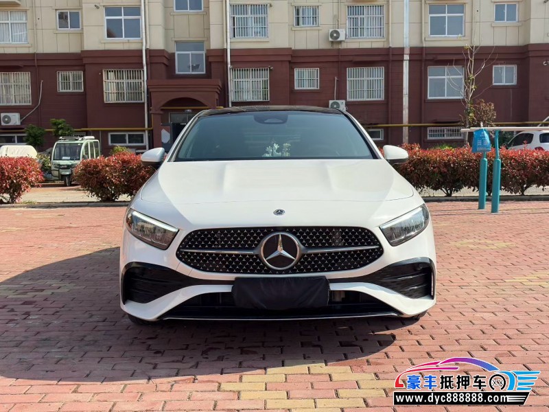 抵押车出售24年奔驰A轿车