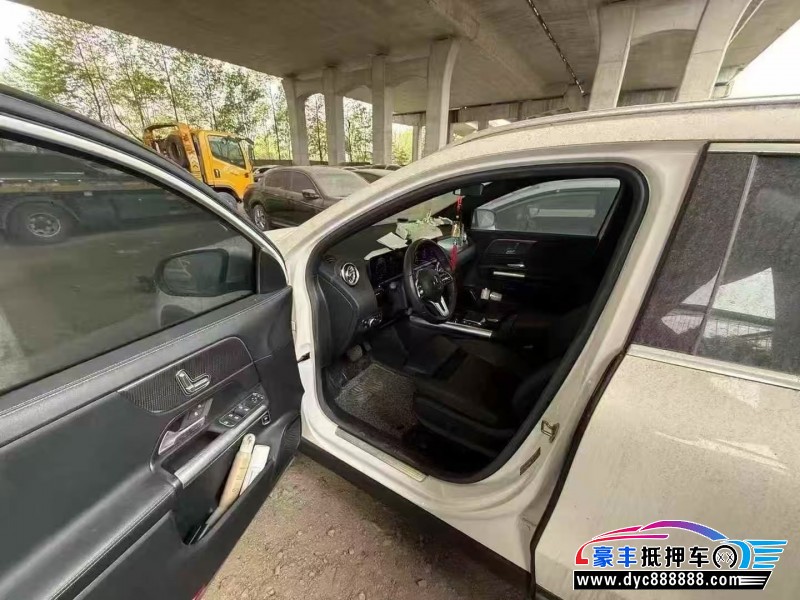 21年奔驰GLA轿车抵押车出售