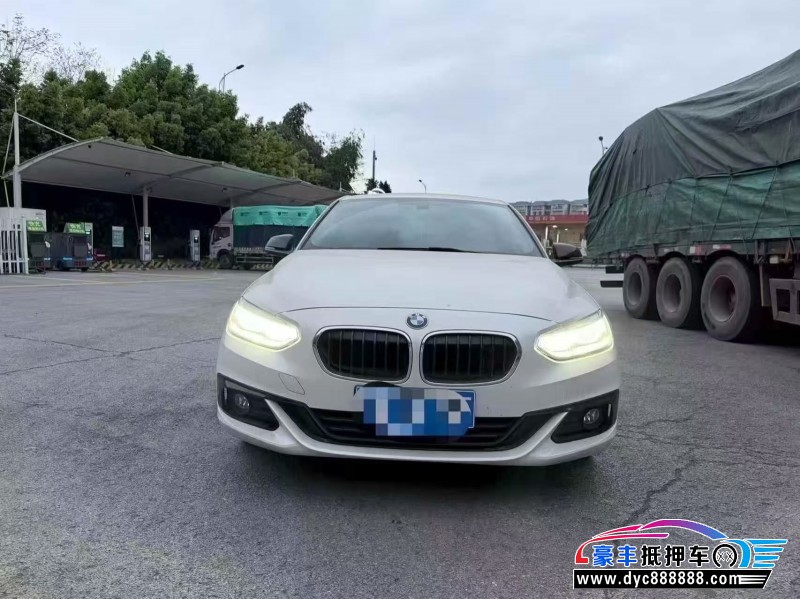 抵押车出售19年宝马1系轿车