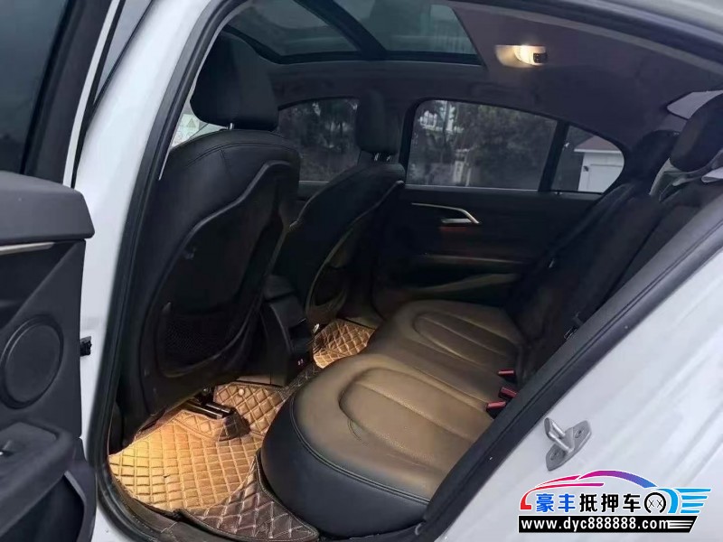 19年宝马1系轿车抵押车出售