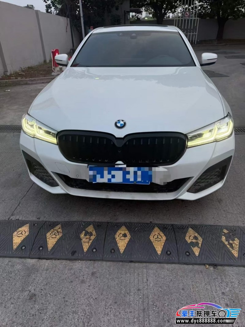 抵押车出售21年宝马5系轿车