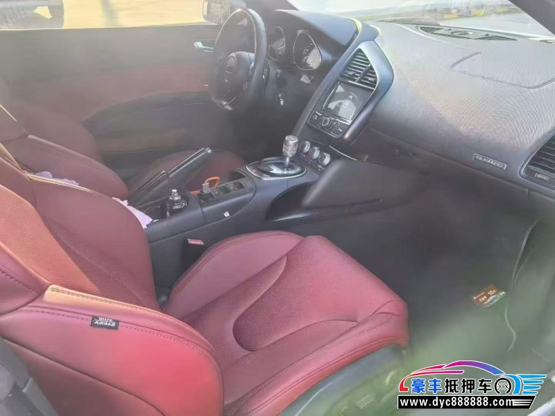 13年奥迪R8轿车抵押车出售
