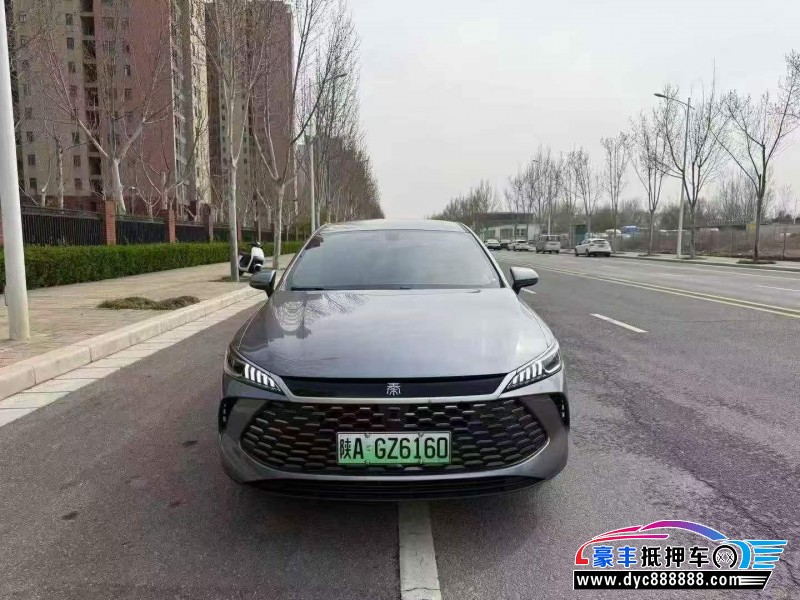 抵押车出售25年比亚迪秦轿车
