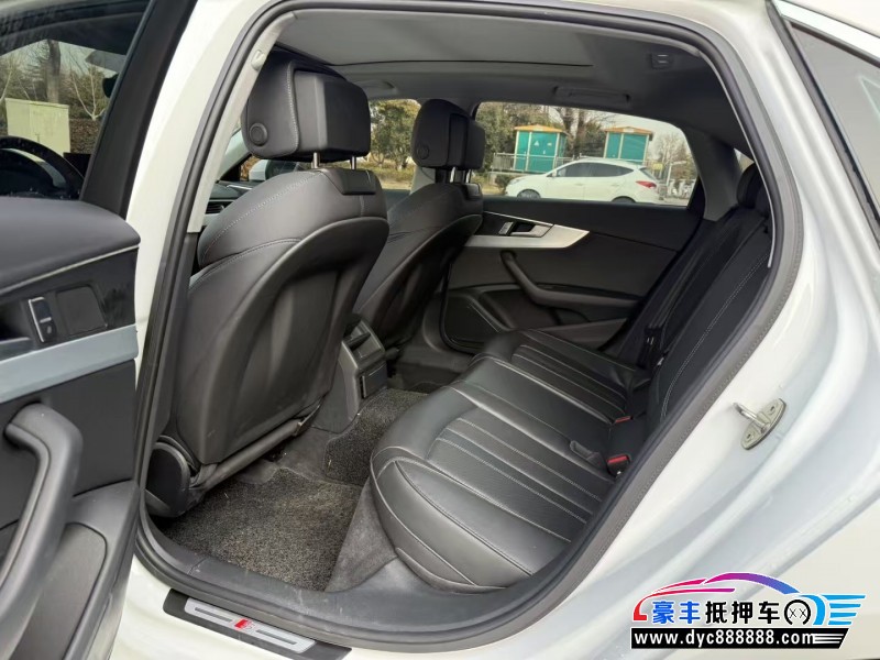 24年奥迪A4L轿车抵押车出售