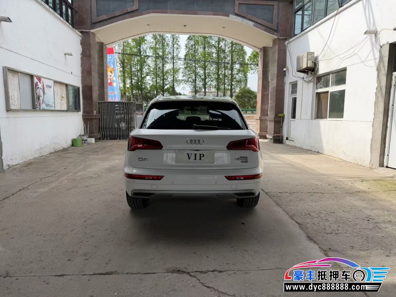 22年奥迪Q5轿车抵押车出售