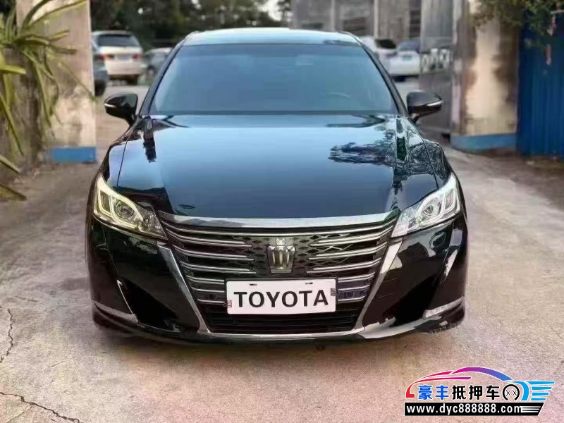 抵押车出售18年丰田皇冠轿车