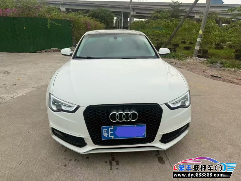 抵押车出售12年奥迪A5轿车