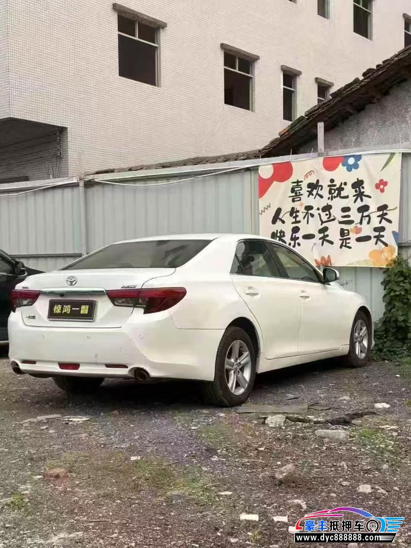 15年丰田锐志轿车抵押车出售