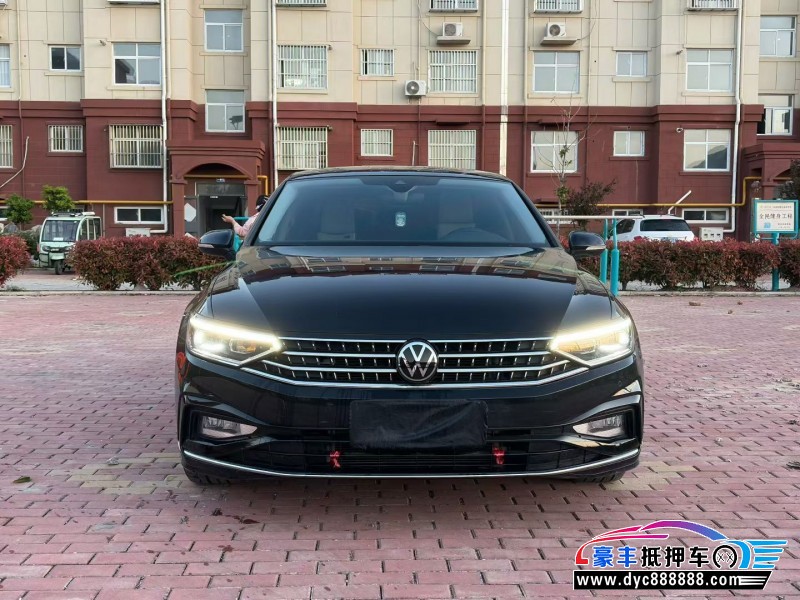 抵押车出售23年大众迈腾轿车