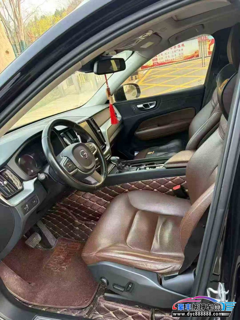 18年沃尔沃XC60SUV抵押车出售