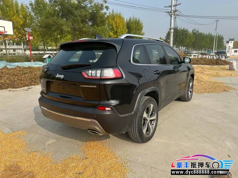 21年Jeep自由光轿车抵押车出售