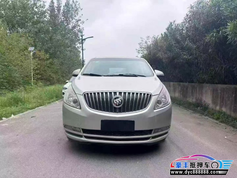 16年别克GL8轿车抵押车出售