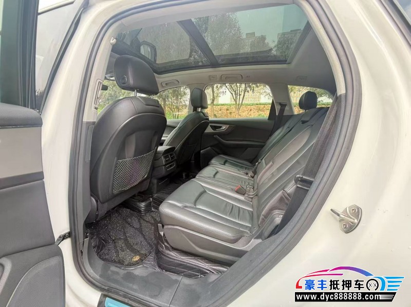 17年奥迪Q7轿车抵押车出售