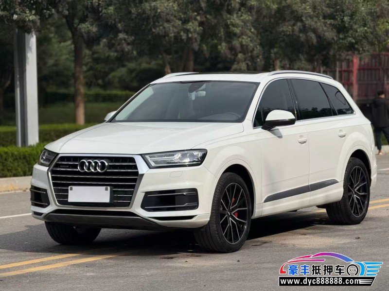 17年奥迪Q7轿车抵押车出售