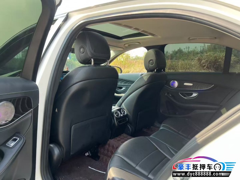 19年奔驰C轿车抵押车出售