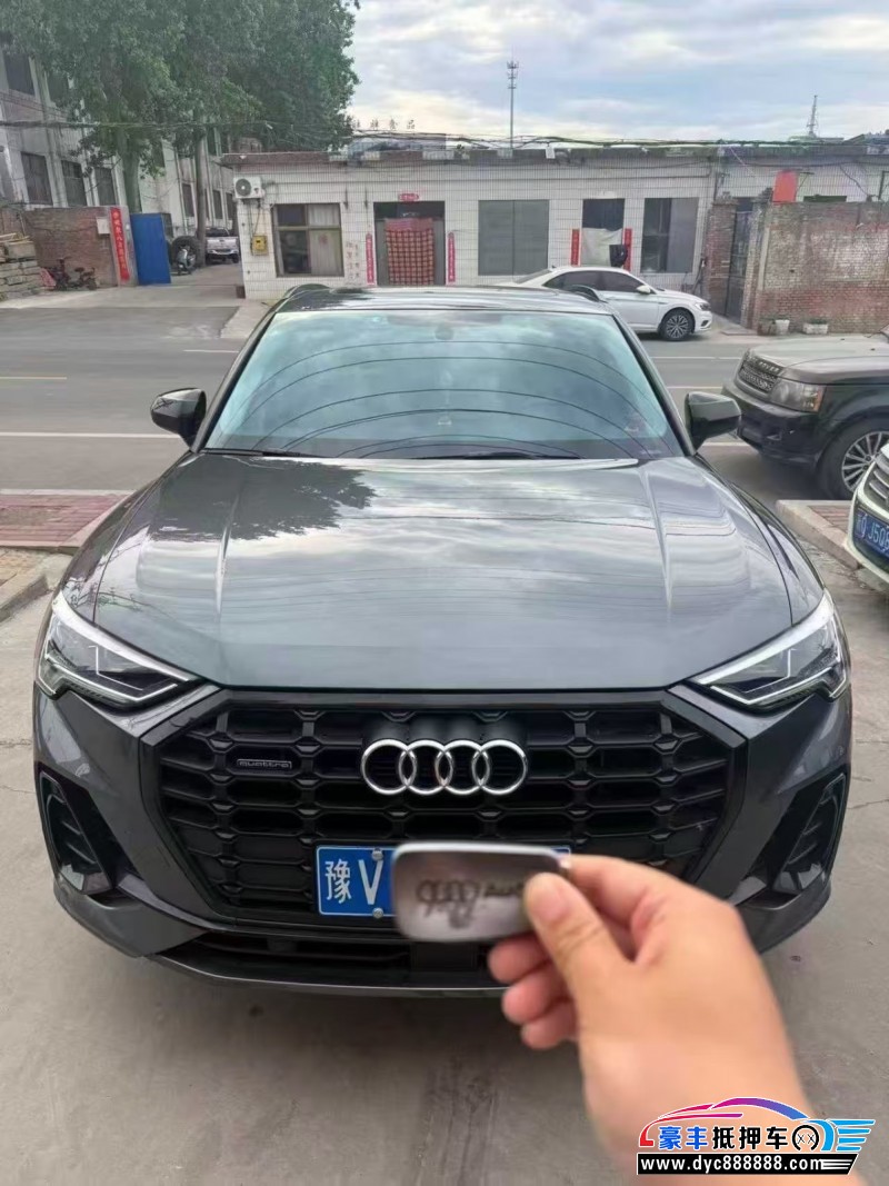 抵押车出售23年奥迪Q3轿车
