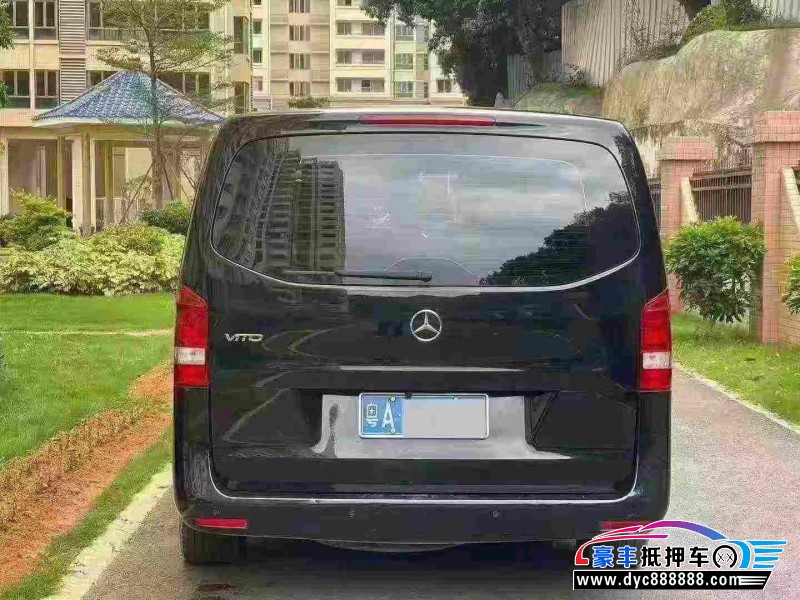 21年奔驰威霆轿车抵押车出售