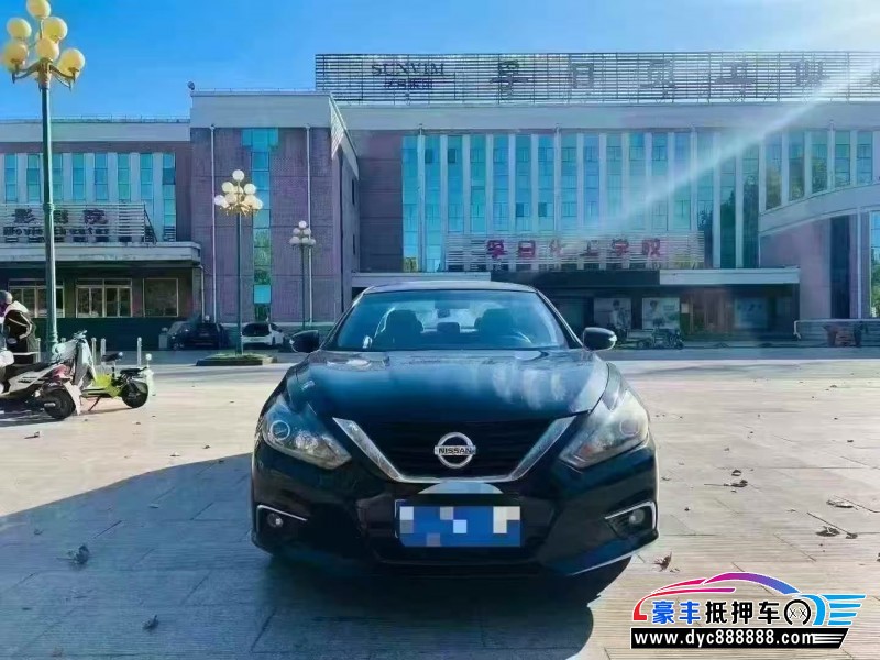 17年日产天籁轿车抵押车出售
