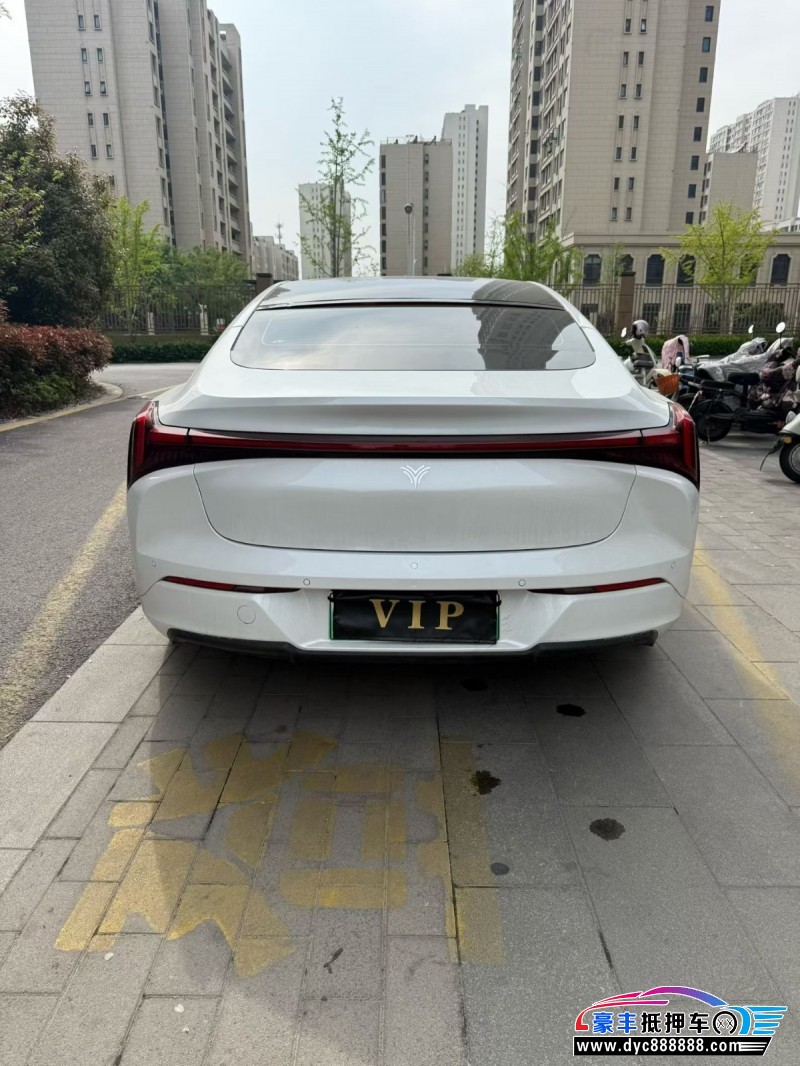 24年哪吒S轿车抵押车出售
