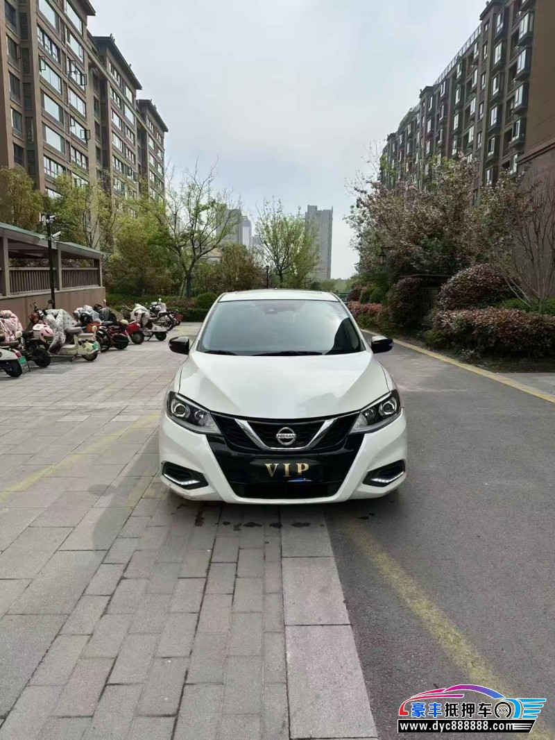 抵押车出售21年日产骐达轿车