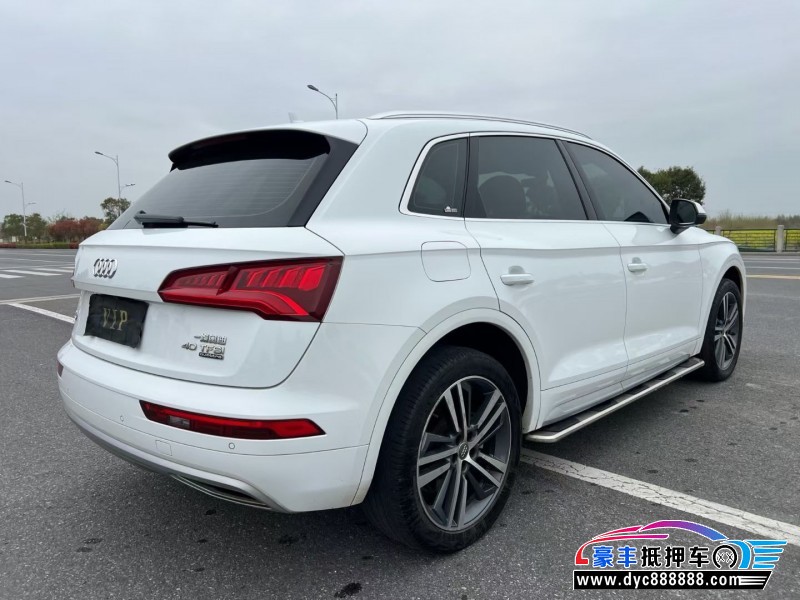 20年奥迪Q5轿车抵押车出售