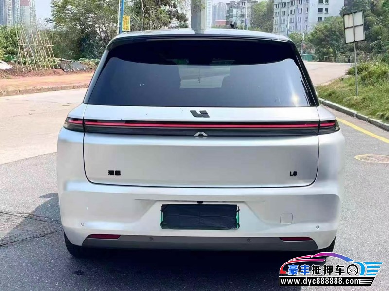 25年理想L8轿车抵押车出售