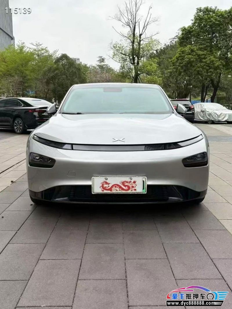 抵押车出售23年小鹏P7轿车