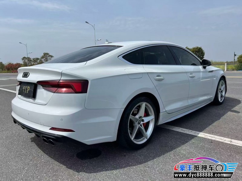 19年奥迪A5轿车抵押车出售