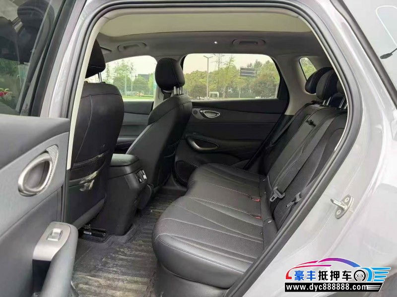 25年比亚迪海狮轿车抵押车出售