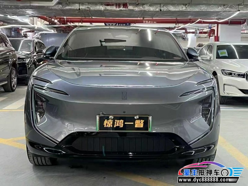 抵押车出售25年阿维塔07轿车