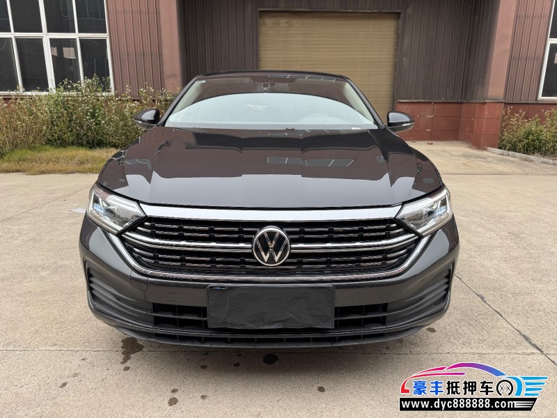 抵押车出售25年大众速腾轿车