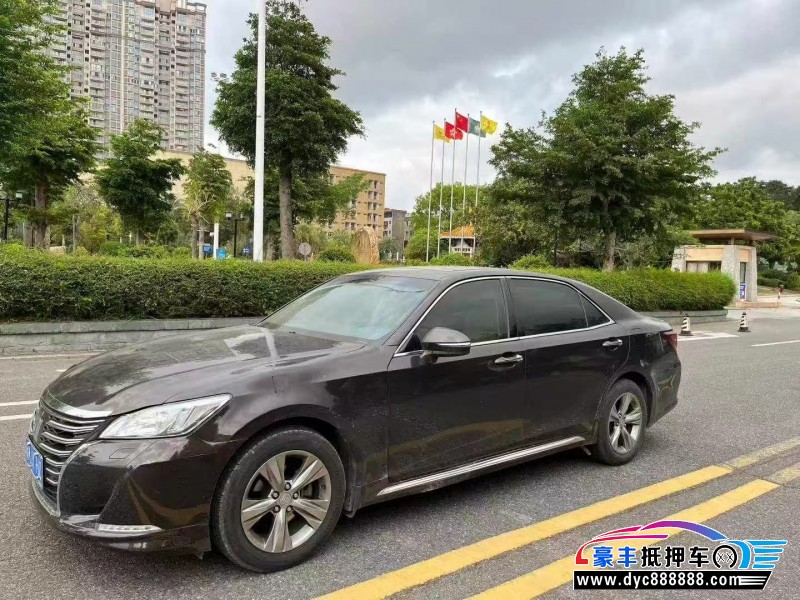 15年丰田皇冠轿车抵押车出售