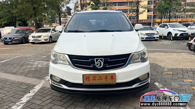 抵押车出售17年宝骏730轿车