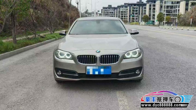 抵押车出售15年宝马5系轿车