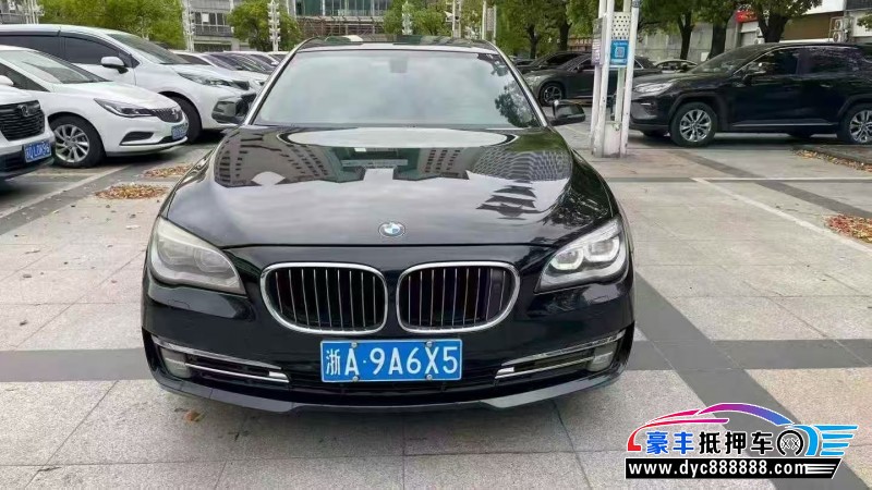 抵押车出售14年宝马7系轿车