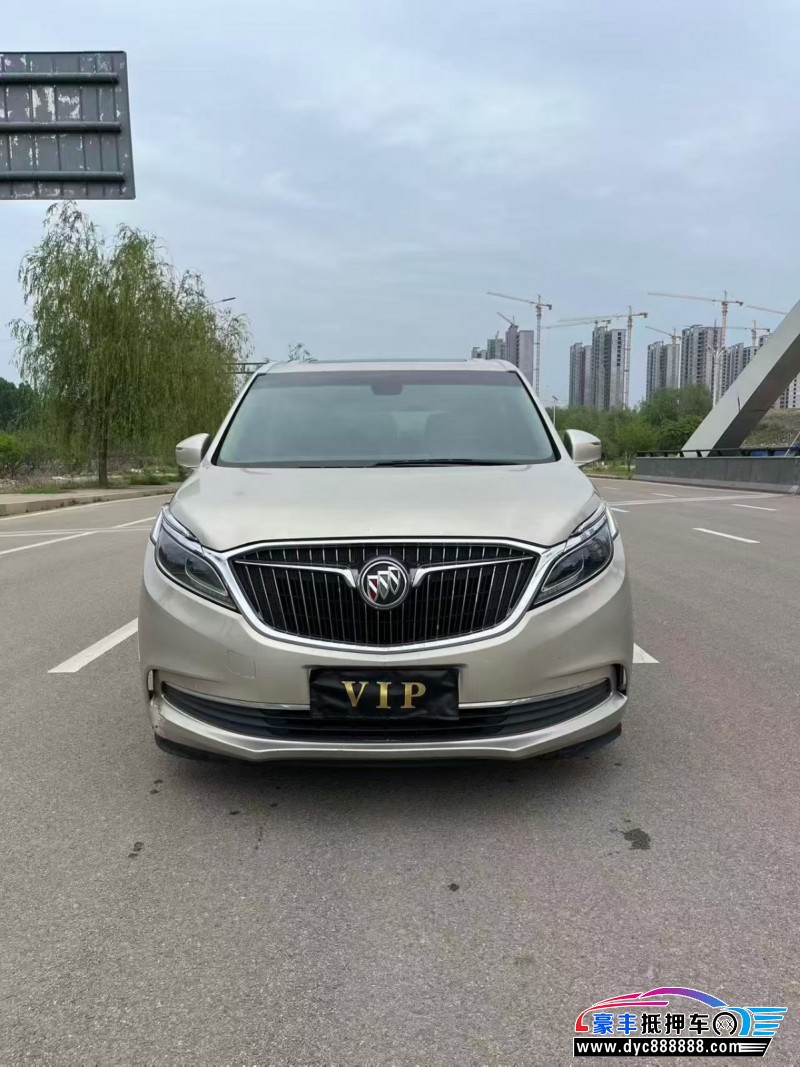 抵押车出售18年别克GL8轿车