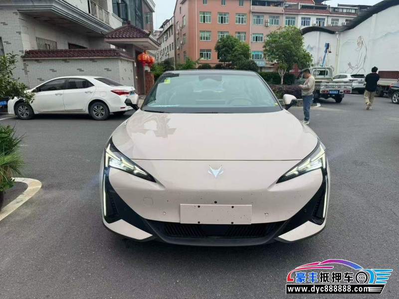 26年极狐阿尔法S轿车抵押车出售