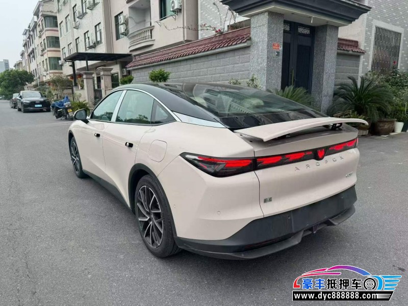 26年极狐阿尔法S轿车抵押车出售