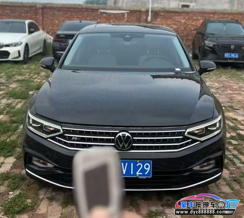 25年大众迈腾轿车抵押车出售
