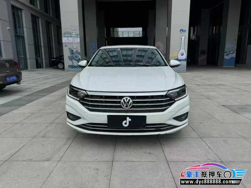 抵押车出售22年大众速腾轿车