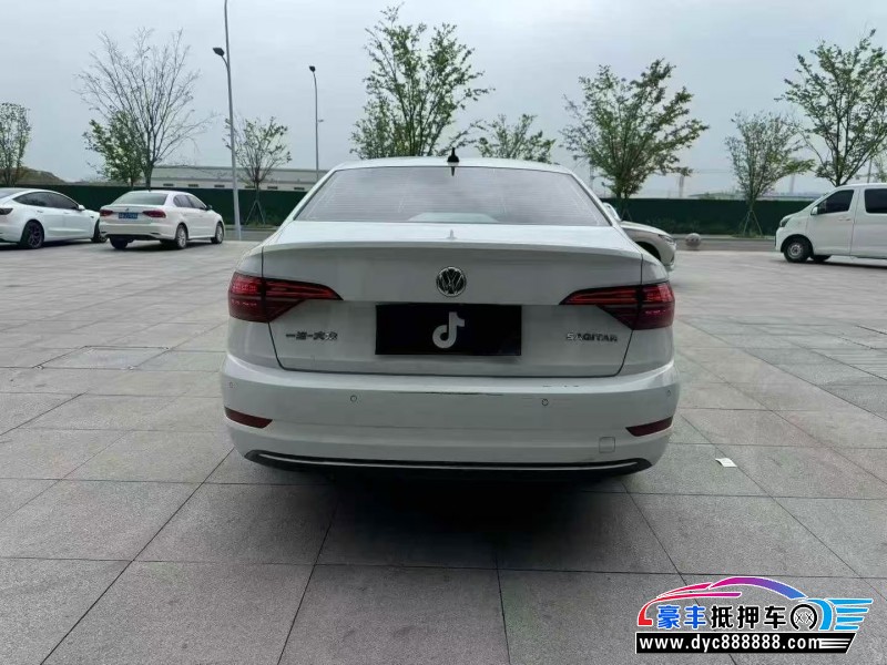 22年大众速腾轿车抵押车出售