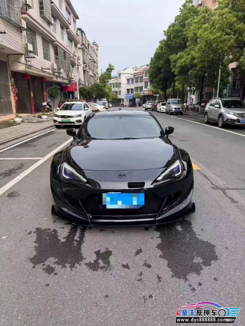 抵押车出售14年丰田86轿车