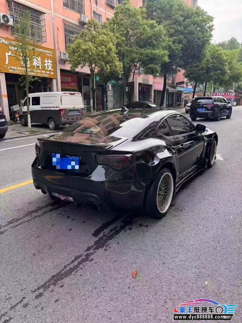 14年丰田86轿车抵押车出售