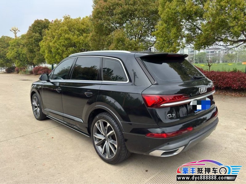 22年奥迪Q7轿车抵押车出售