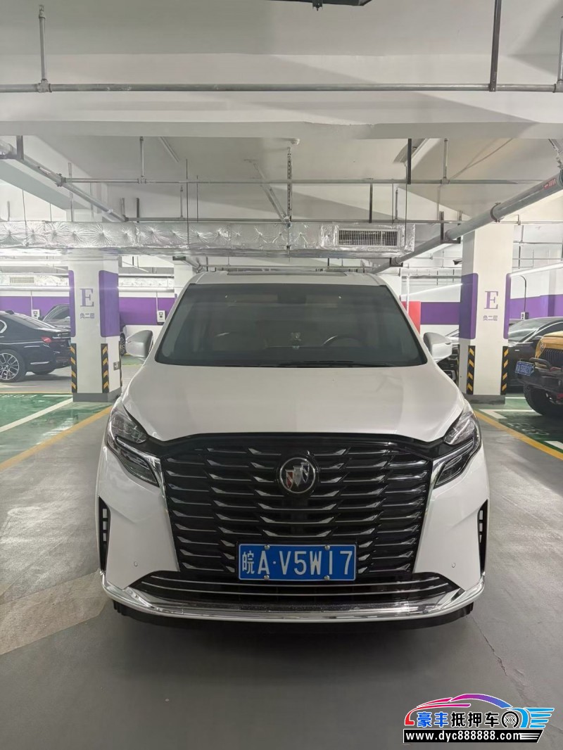 抵押车出售24年别克GL8轿车