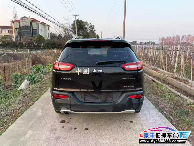 20年Jeep自由光轿车抵押车出售
