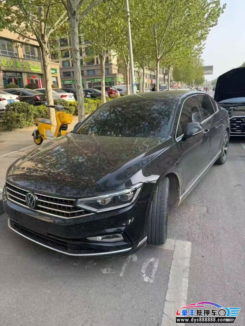抵押车出售25年大众迈腾轿车
